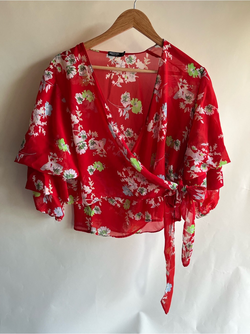Nasty Gal Wrap Blouse Red Floral Sz 6 Women’s Sheer Ruffle Flutter EUC